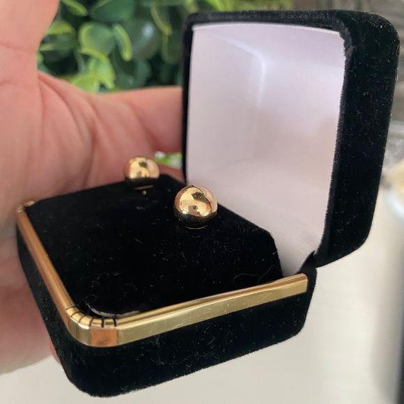 Large 14KT YELLOW GOLD 2.73 MM BALL STUD EARRINGS .9 GRAMS - Picture 10 of 11